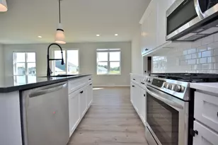 W199N5322 Ponderosa Ct, Menomonee Falls, WI 53051 - Photo 16