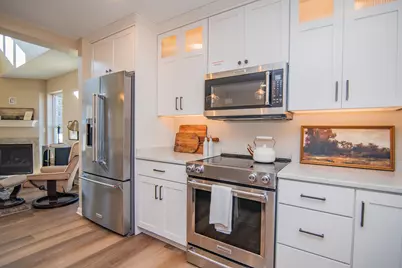 1072  Harbor Ave, West Bend, WI 53095 - Photo 6