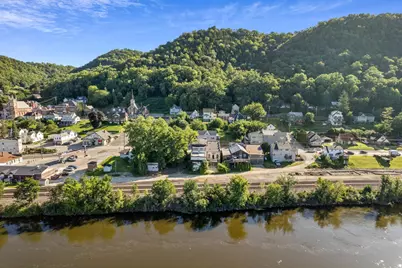 121 S Main St, Fountain City, WI 54629 - Photo 24