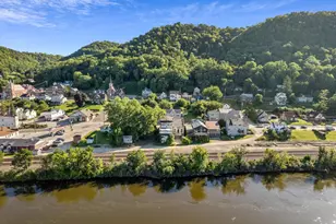 121 S Main St, Fountain City, WI 54629 - Photo 24