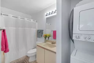 1660 N Prospect Ave, Milwaukee, WI 53202 - Photo 14