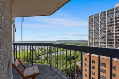 1660 N Prospect Ave #1207, Milwaukee, WI 53202 - Photo 8