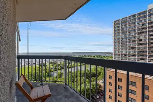 1660 N Prospect Ave, Milwaukee, WI 53202 - Photo 8