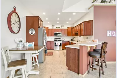 711  Cherokee Path #6, Lake Mills, WI 53551 - Photo 2
