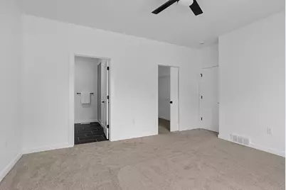 940  Crockett Dr, Holmen, WI 54636 - Photo 12