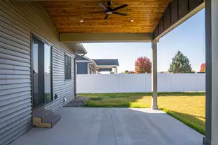 940 Crockett Dr, Holmen, WI 54636 - Photo 24