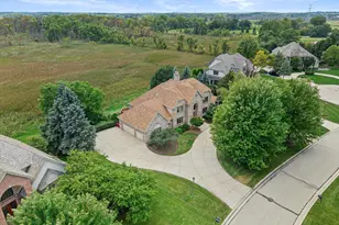 19475 Summerhill Ln, Brookfield, WI 53045 - Photo 4