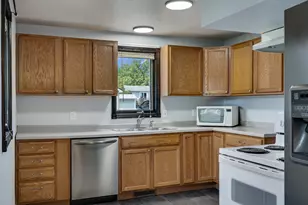 408 S Court St, Sparta, WI 54656 - Photo 6