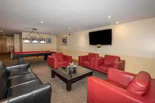 1550 E Royall Pl, Milwaukee, WI 53202 - Photo 24