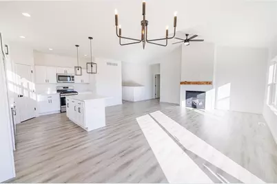 609  Syamore Pl, Theresa, WI 53091 - Photo 2