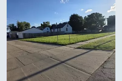 9727 W Ohio Ave, Milwaukee, WI 53227 - Photo 2