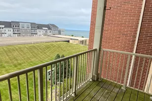 4110 S Lake Dr, Saint Francis, WI 53235 - Photo 12