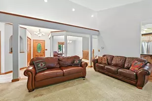 520 Bayberry Ln, Slinger, WI 53086 - Photo 8