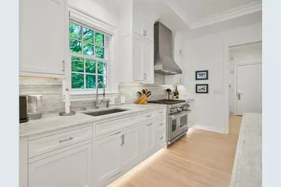 6920 N Barnett Ln, Fox Point, WI 53217 - Photo 14