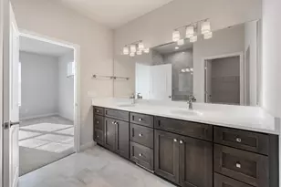 394 Sandy Cir, Pewaukee, WI 53072 - Photo 22