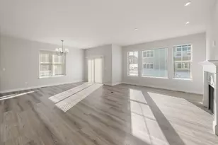 394 Sandy Cir, Pewaukee, WI 53072 - Photo 4