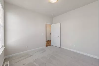 394  Sandy Cir, Pewaukee, WI 53072 - Photo 28