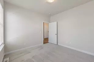 394 Sandy Cir, Pewaukee, WI 53072 - Photo 28