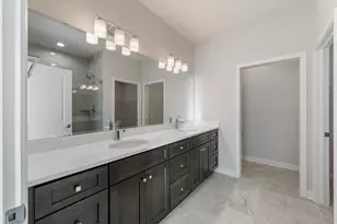 394 Sandy Cir, Pewaukee, WI 53072 - Photo 20
