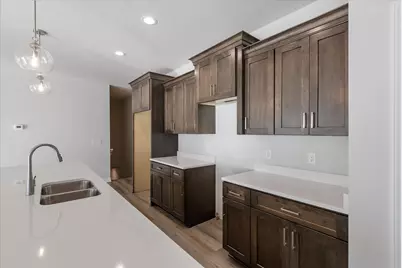 394  Sandy Cir, Pewaukee, WI 53072 - Photo 14