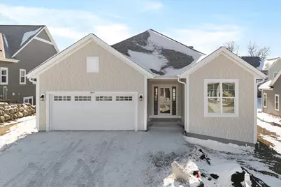 394  Sandy Cir, Pewaukee, WI 53072 - Photo 2