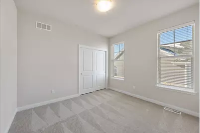 394  Sandy Cir, Pewaukee, WI 53072 - Photo 26