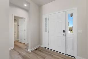 394 Sandy Cir, Pewaukee, WI 53072 - Photo 30