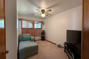 8164 W Muriel Pl, Milwaukee, WI 53218 - Photo 12