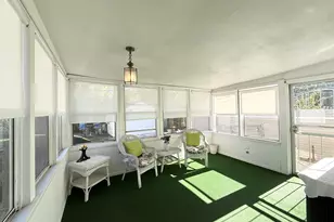 8164 W Muriel Pl, Milwaukee, WI 53218 - Photo 8