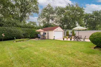 8164 W Muriel Pl, Milwaukee, WI 53218 - Photo 22