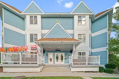 123  Center St #212, Lake Geneva, WI 53147 - Photo 2