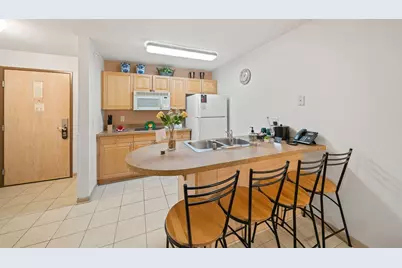 123  Center St #212, Lake Geneva, WI 53147 - Photo 10