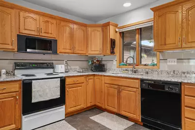 1075  Lauderdale -, Onalaska, WI 54650 - Photo 12