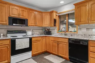 1075 Lauderdale -, Onalaska, WI 54650 - Photo 12