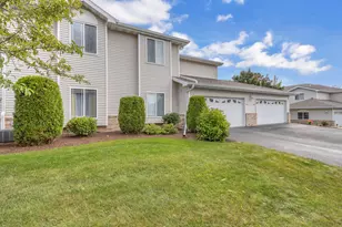 4039 Hazelnut Ct, Sheboygan, WI 53081 - Photo 2