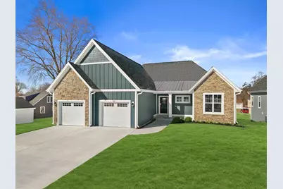 327  Sandy Cir, Pewaukee, WI 53072 - Photo 2