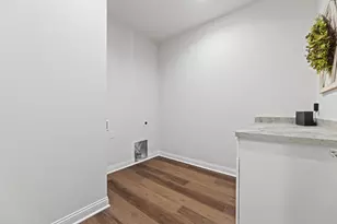 327 Sandy Cir, Pewaukee, WI 53072 - Photo 36