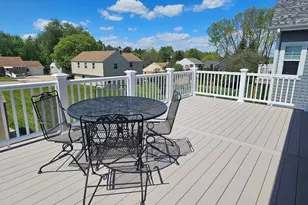 327 Sandy Cir, Pewaukee, WI 53072 - Photo 24
