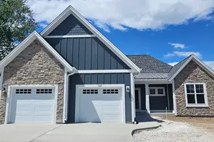 327 Sandy Cir, Pewaukee, WI 53072 - Photo 1