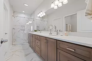 327 Sandy Cir, Pewaukee, WI 53072 - Photo 28