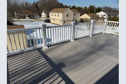 327  Sandy Cir, Pewaukee, WI 53072 - Photo 10