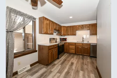 4844 S 19th St, Milwaukee, WI 53221 - Photo 4