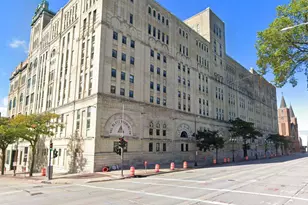 270 E Highland Ave, Milwaukee, WI 53202 - Photo 16