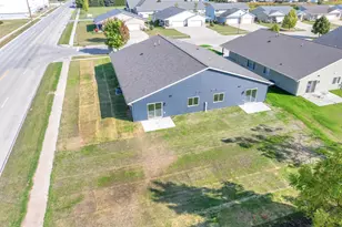 2102 S 21st St, Manitowoc, WI 54220 - Photo 34