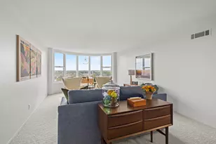 2525 S Shore Dr, Milwaukee, WI 53207 - Photo 14