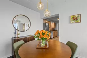 2525 S Shore Dr, Milwaukee, WI 53207 - Photo 28