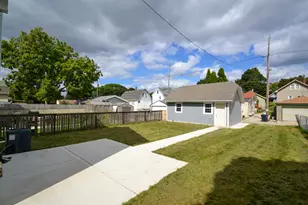 2240 E Morgan Ave, Milwaukee, WI 53207 - Photo 26