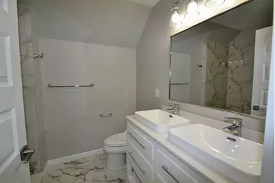 2240 E Morgan Ave, Milwaukee, WI 53207 - Photo 16