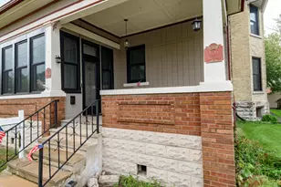 406 S 3rd St, Watertown, WI 53094 - Photo 2