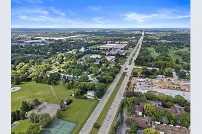 2230 W Good Hope Rd #25, Glendale, WI 53209 - Photo 8